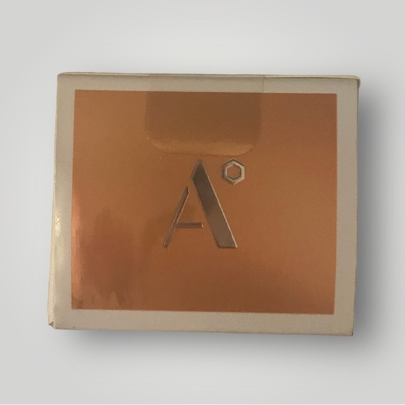 Alumiers Tinted SunScreen - Picture 2 of 2